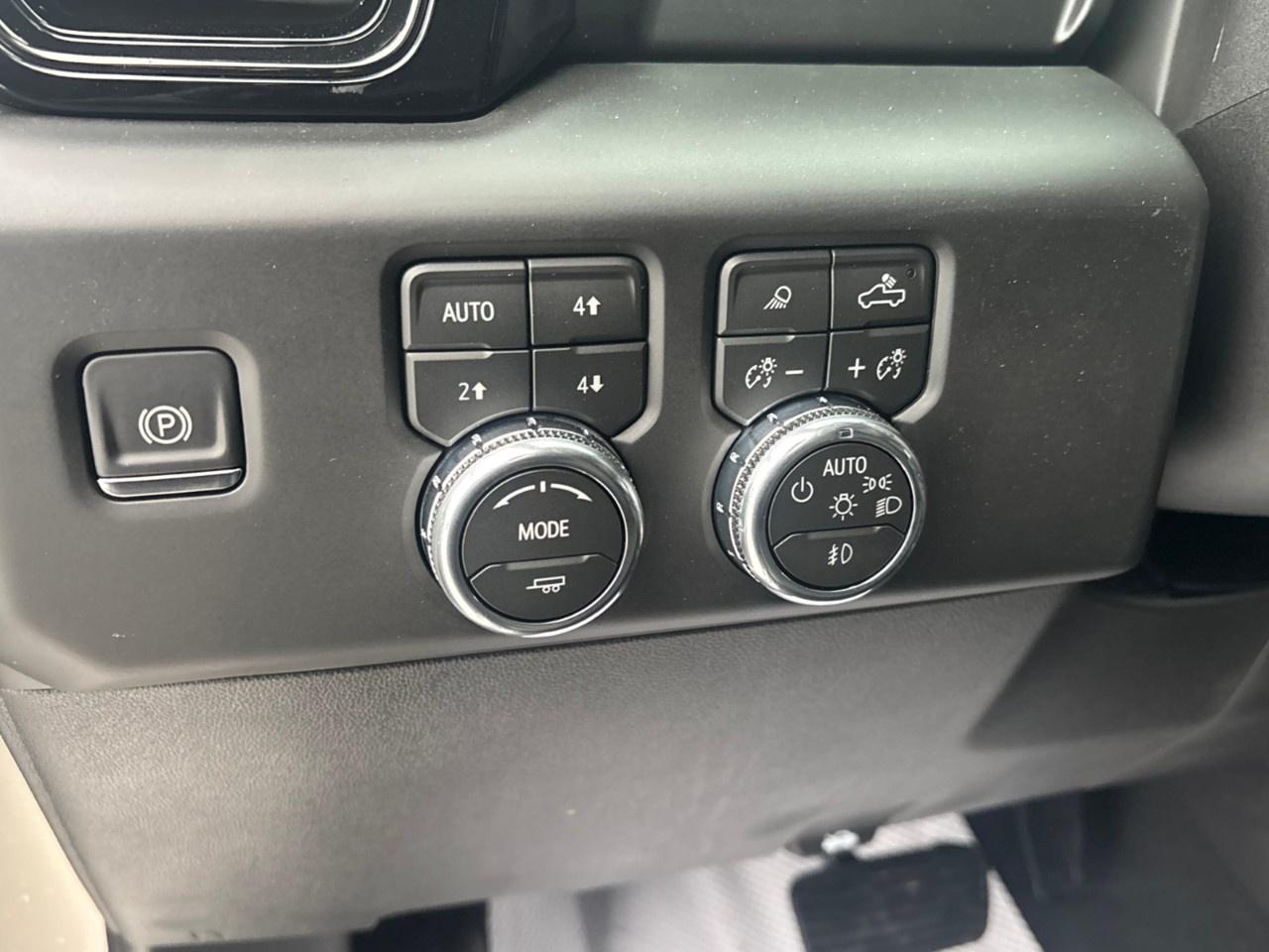 2026 GMC Sierra 1500 Crew Cab Standard Box 4-Wheel Drive AT4 Photo