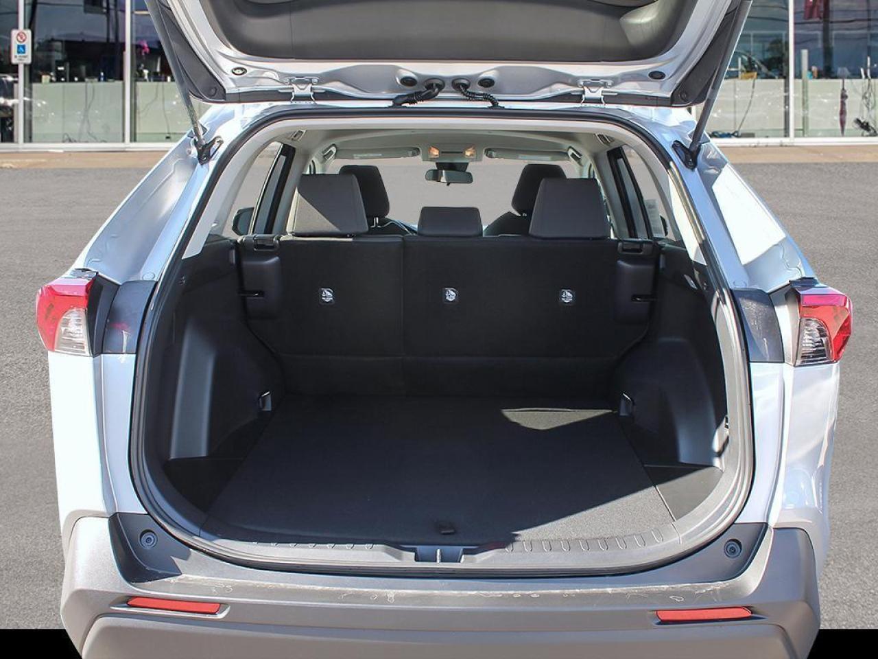 2025 Toyota RAV4 LE 4dr All-wheel Drive Photo