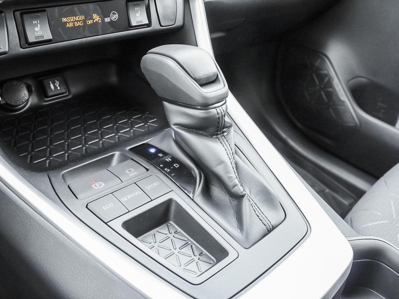 2025 Toyota RAV4 LE 4dr All-wheel Drive Photo