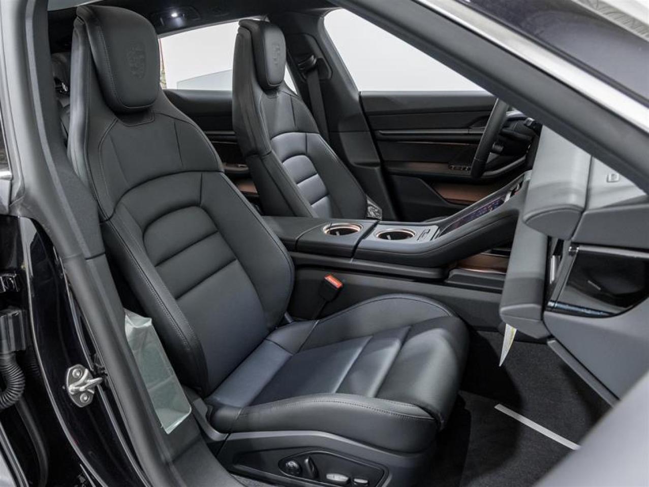 2025 Porsche Taycan  Photo