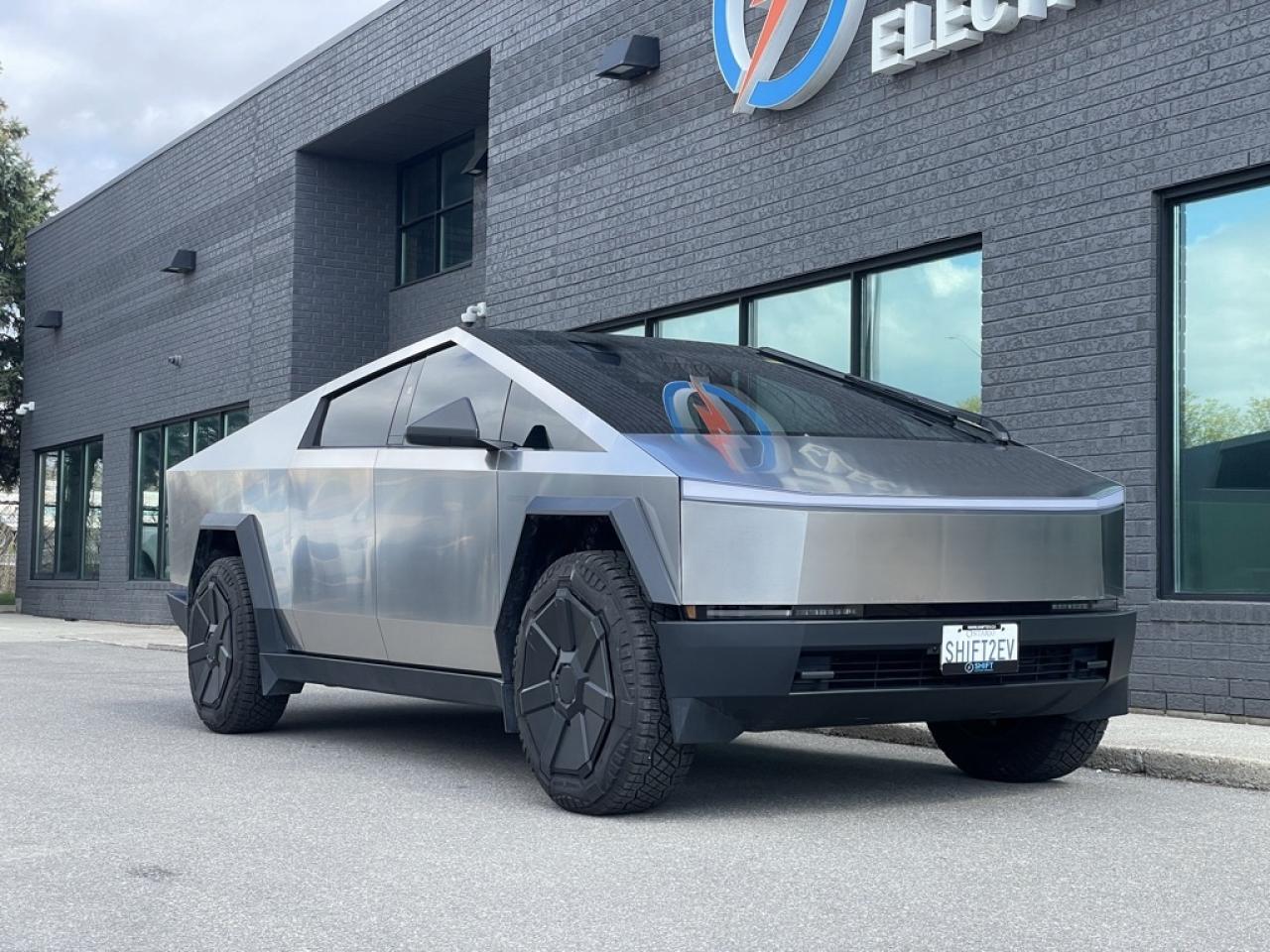 2024 Tesla Cybertruck AWD FOUNDATION SERIES   1 Owner   Clean! Photo