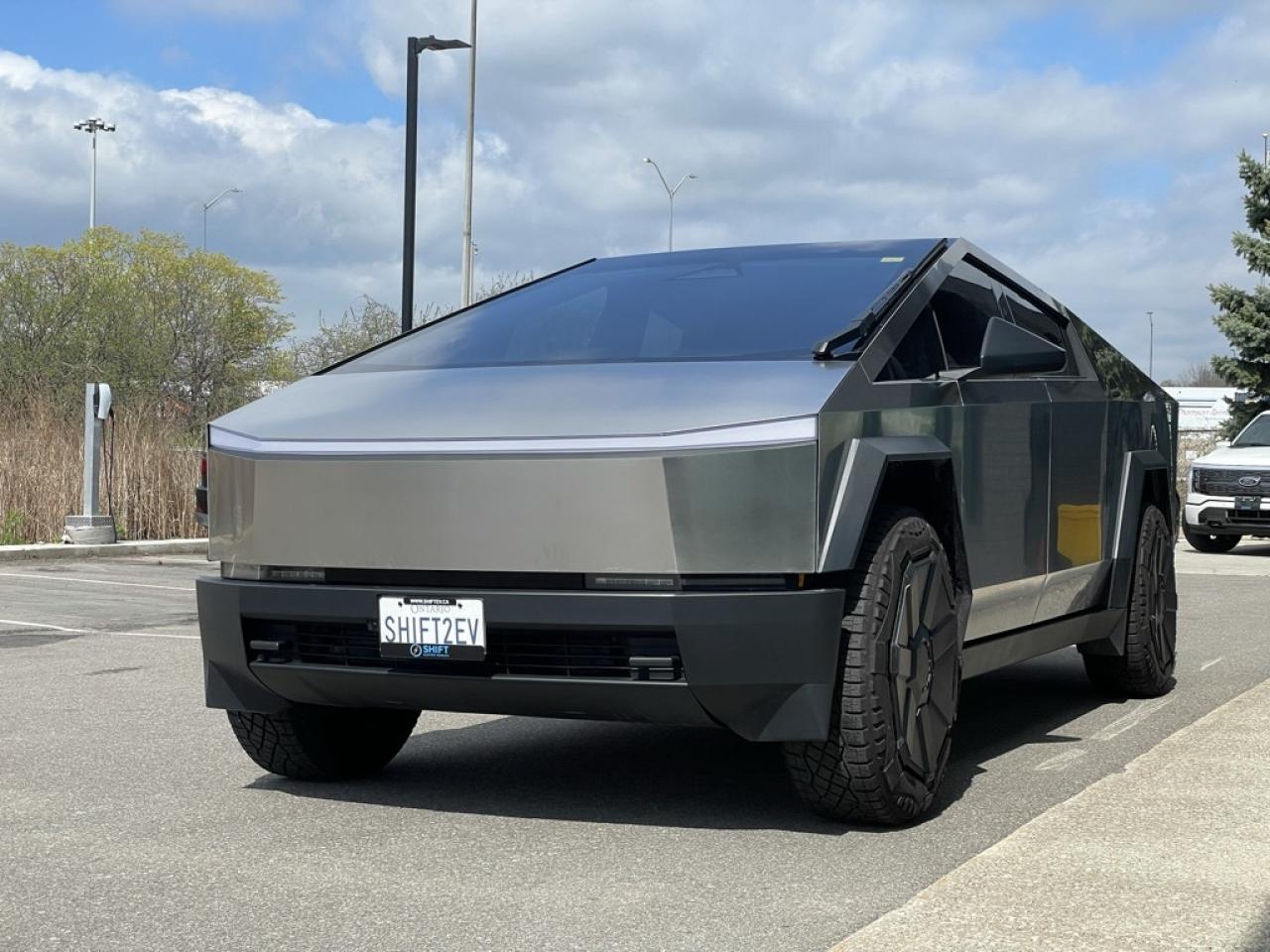 2024 Tesla Cybertruck AWD FOUNDATION SERIES   1 Owner   Clean! Photo