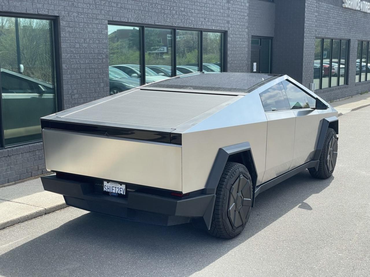 2024 Tesla Cybertruck AWD FOUNDATION SERIES   1 Owner   Clean! Photo