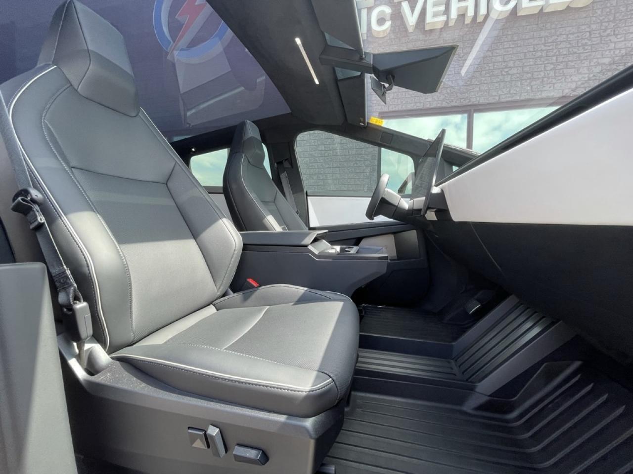 2024 Tesla Cybertruck AWD FOUNDATION SERIES   1 Owner   Clean! Photo