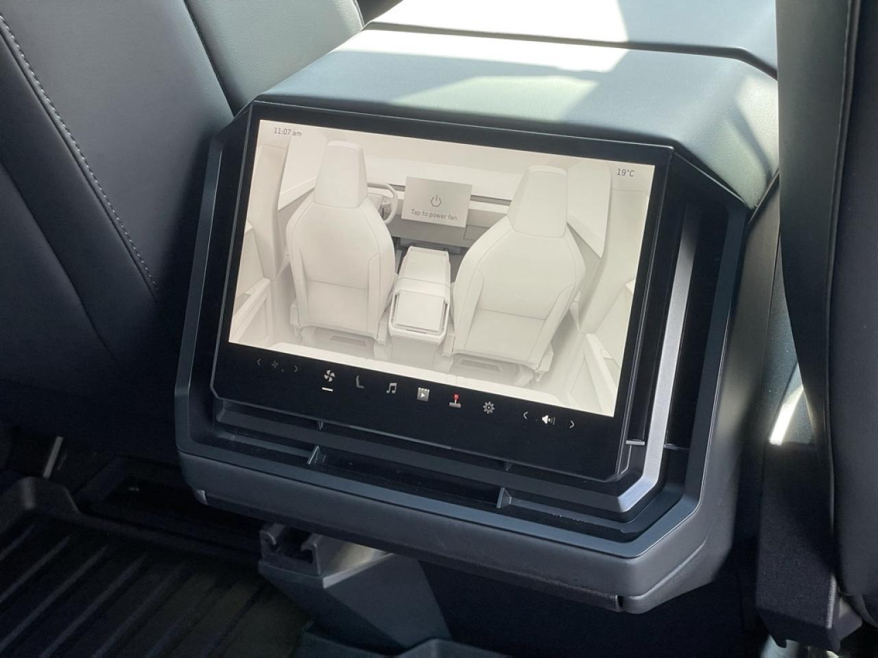 2024 Tesla Cybertruck AWD FOUNDATION SERIES   1 Owner   Clean! Photo