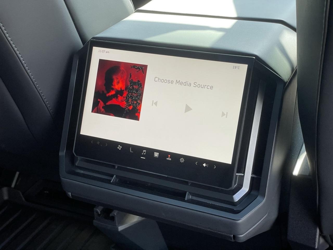 2024 Tesla Cybertruck AWD FOUNDATION SERIES   1 Owner   Clean! Photo