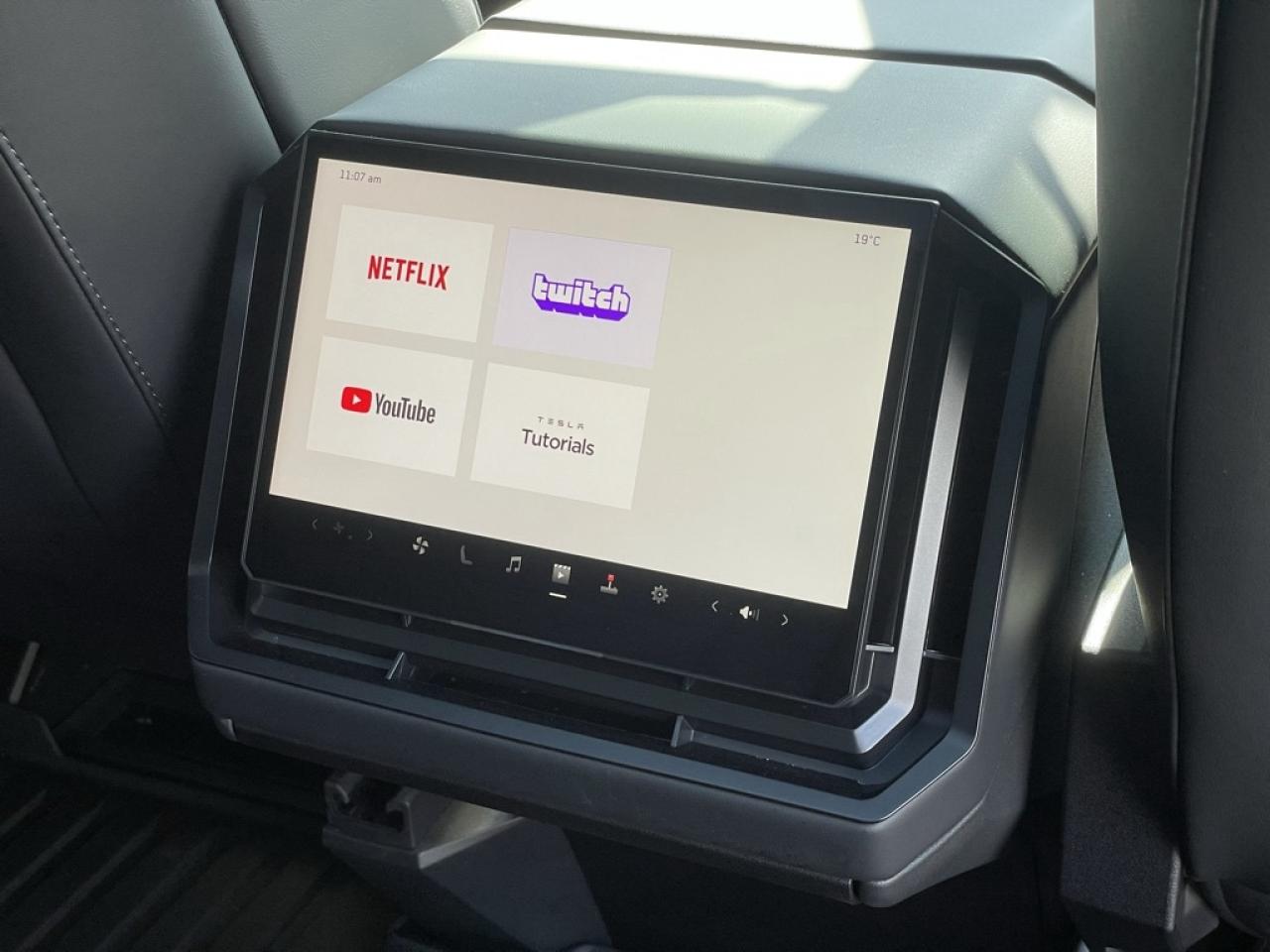 2024 Tesla Cybertruck AWD FOUNDATION SERIES   1 Owner   Clean! Photo