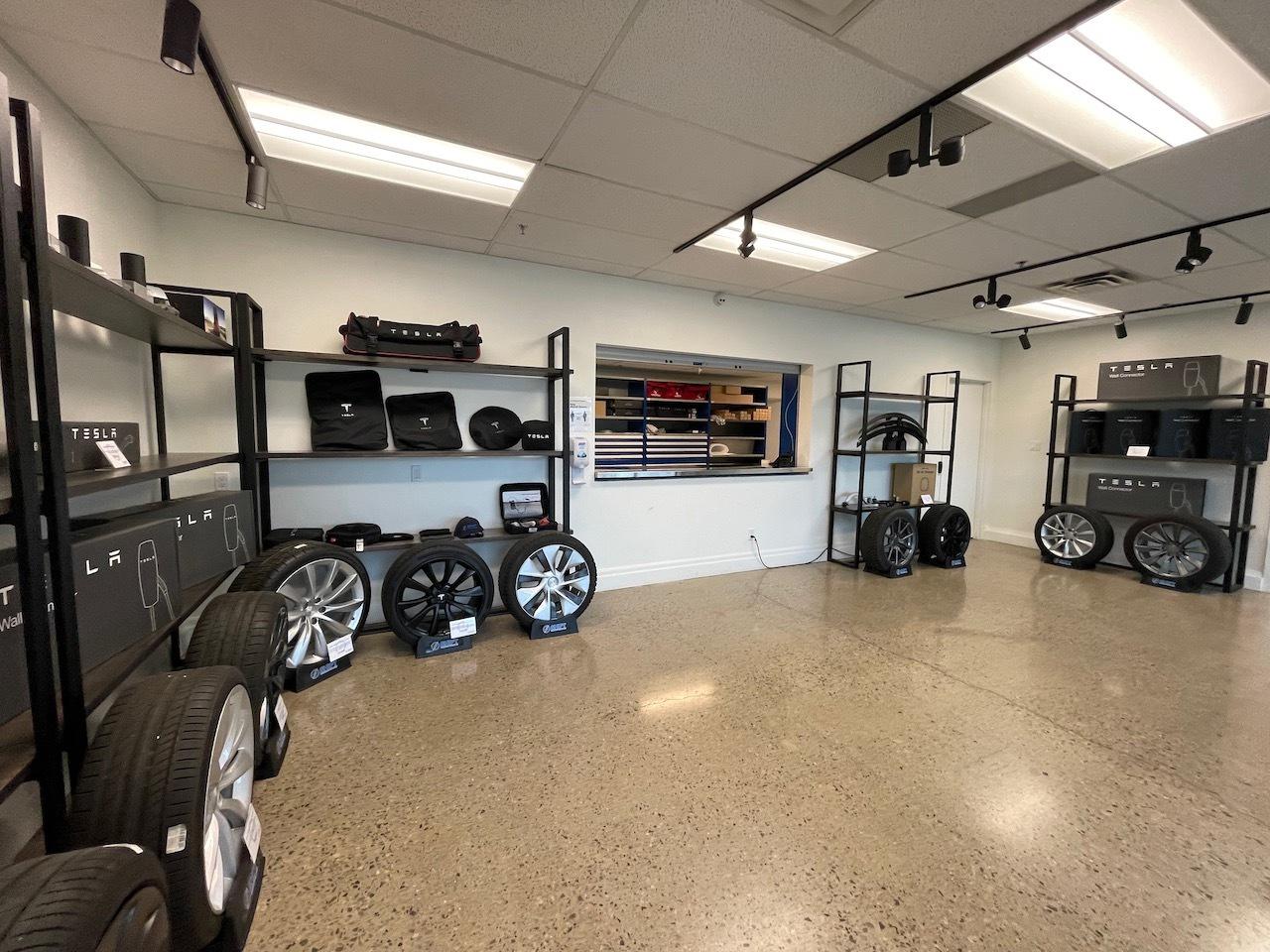 2024 Tesla Cybertruck AWD FOUNDATION SERIES   1 Owner   Clean! Photo