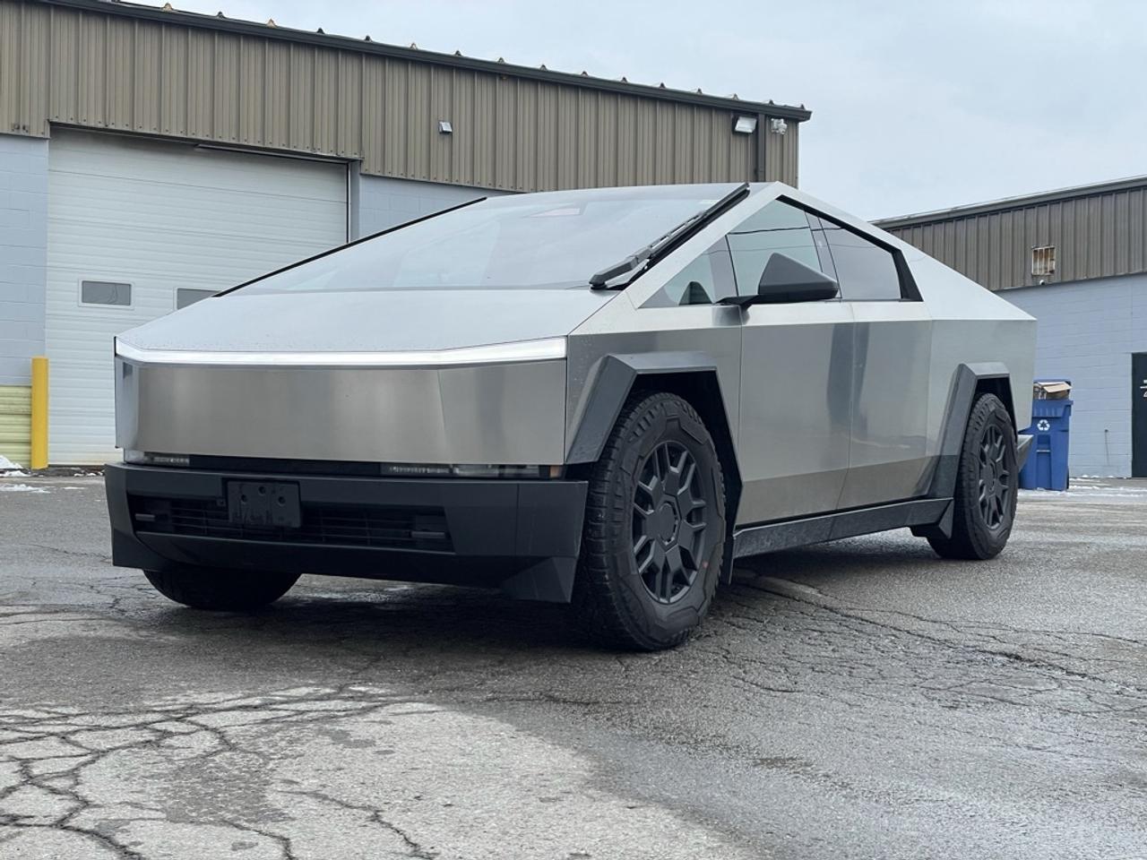 2024 Tesla Cybertruck AWD FOUNDATION SERIES   1 Owner   Clean! Photo