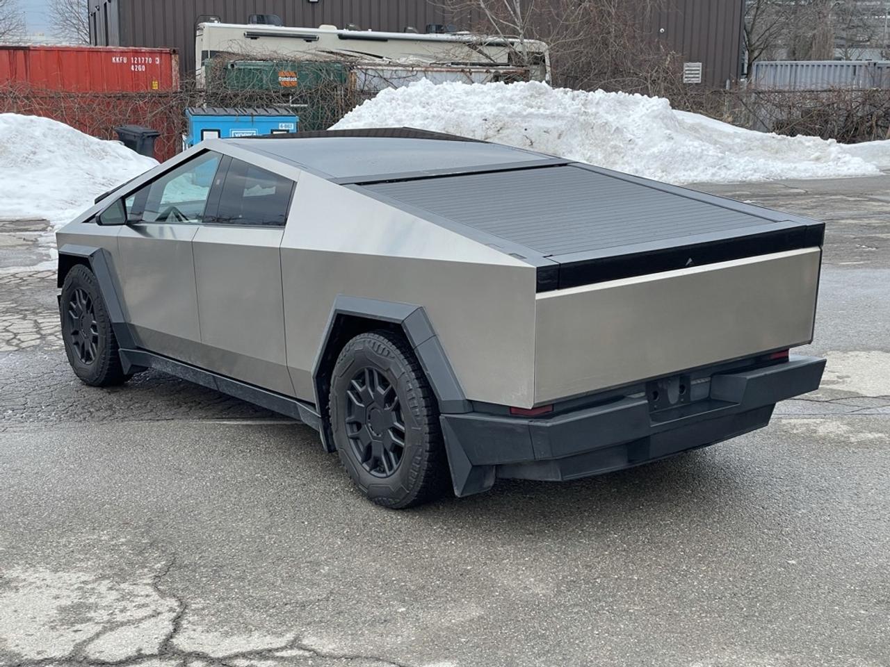 2024 Tesla Cybertruck AWD FOUNDATION SERIES   1 Owner   Clean! Photo