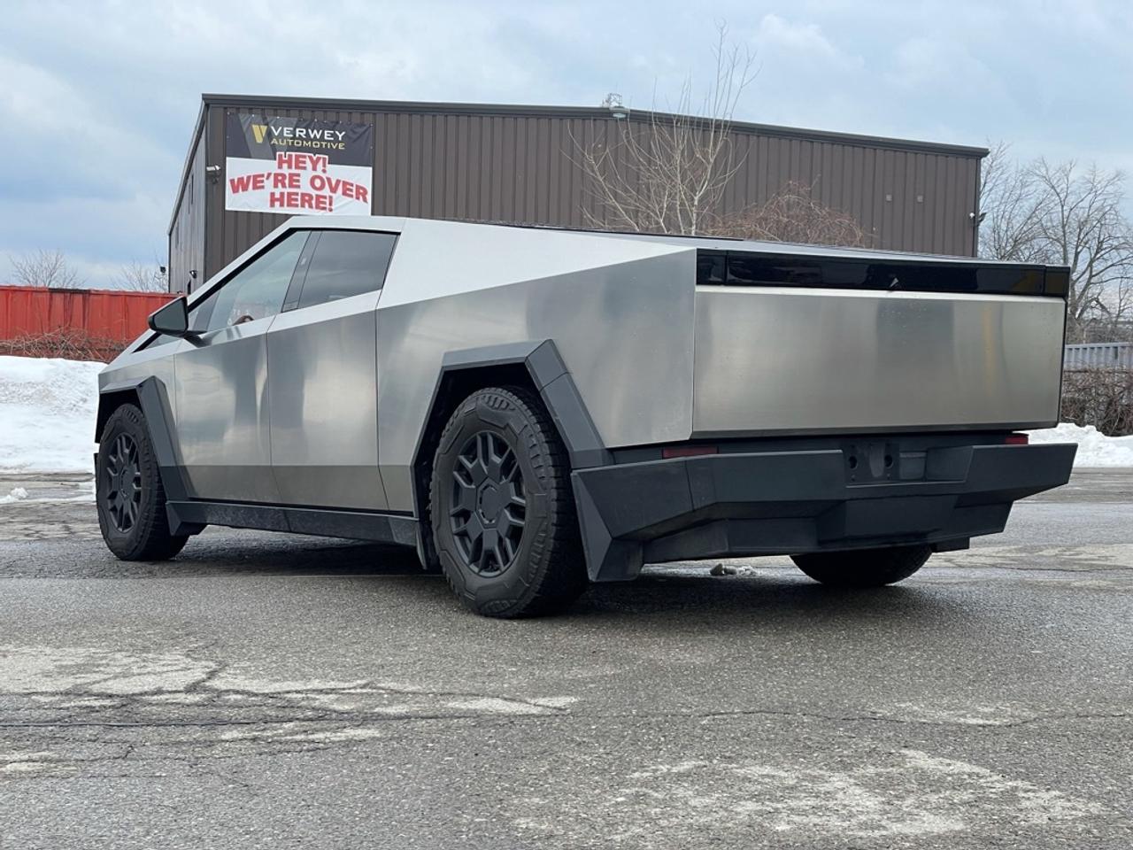 2024 Tesla Cybertruck AWD FOUNDATION SERIES   1 Owner   Clean! Photo