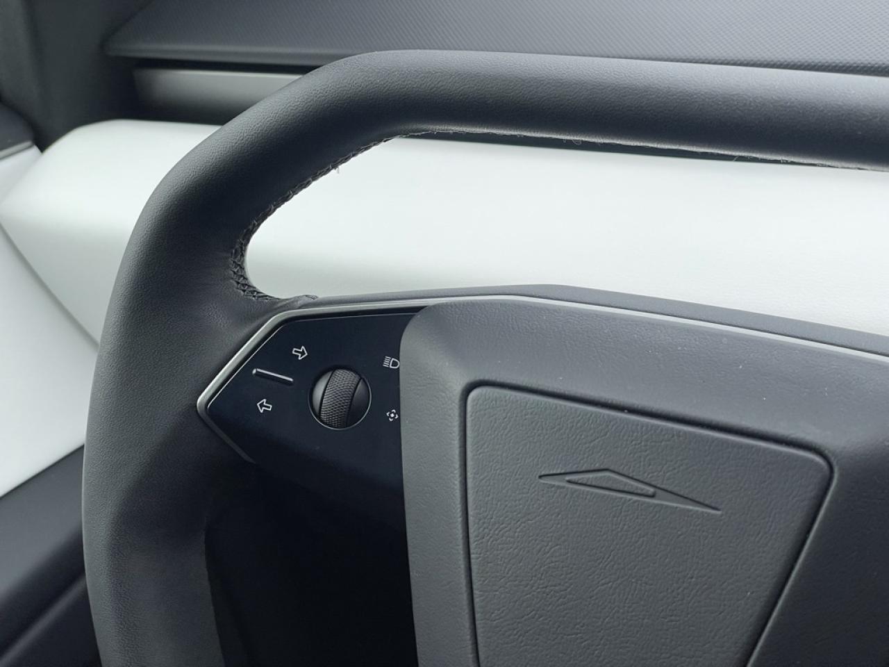 2024 Tesla Cybertruck AWD FOUNDATION SERIES   1 Owner   Clean! Photo