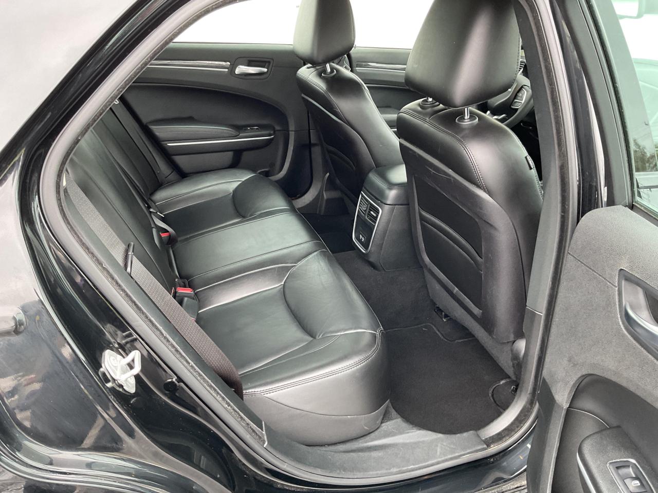 2022 Chrysler 300 Touring L 4dr Rear-Wheel Drive Sedan Photo