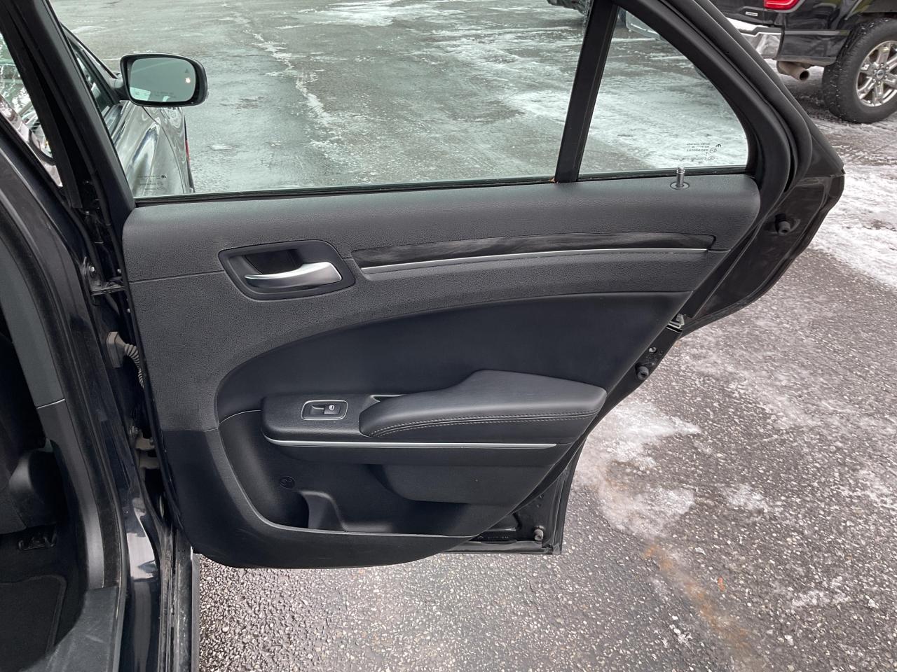 2022 Chrysler 300 Touring L 4dr Rear-Wheel Drive Sedan Photo