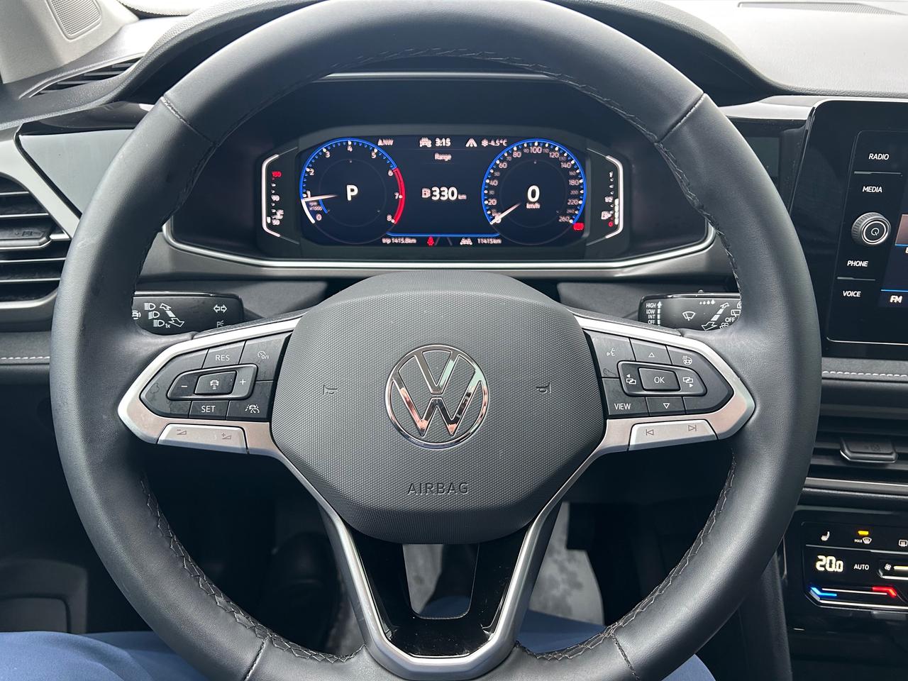 2025 Volkswagen Taos Comfortline Black Edition 4dr All-Wheel Drive 4MOTION Photo