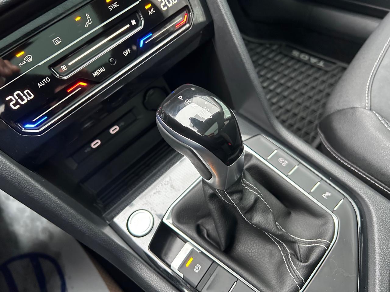 2025 Volkswagen Taos Comfortline Black Edition 4dr All-Wheel Drive 4MOTION Photo