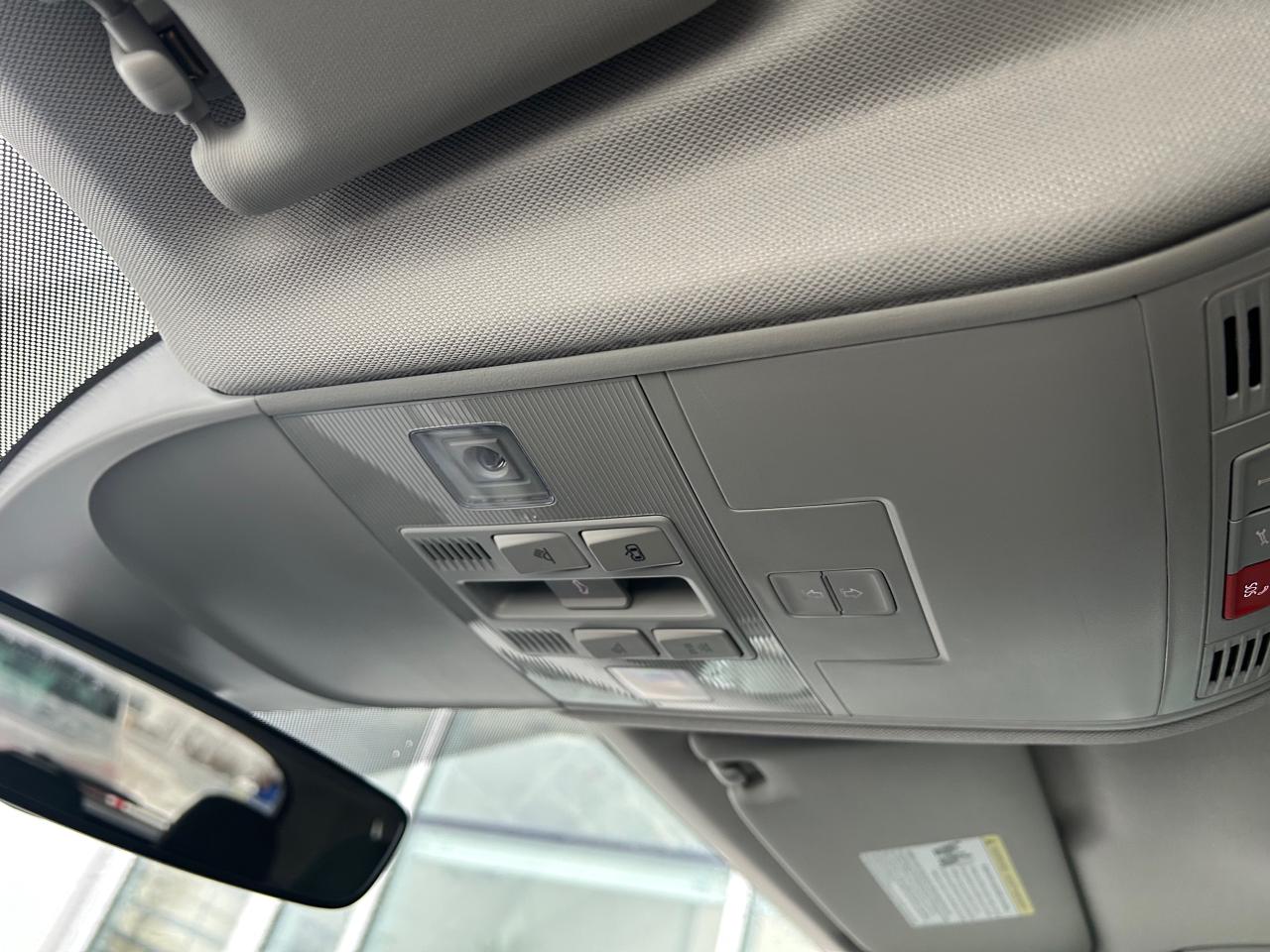 2025 Volkswagen Taos Comfortline Black Edition 4dr All-Wheel Drive 4MOTION Photo