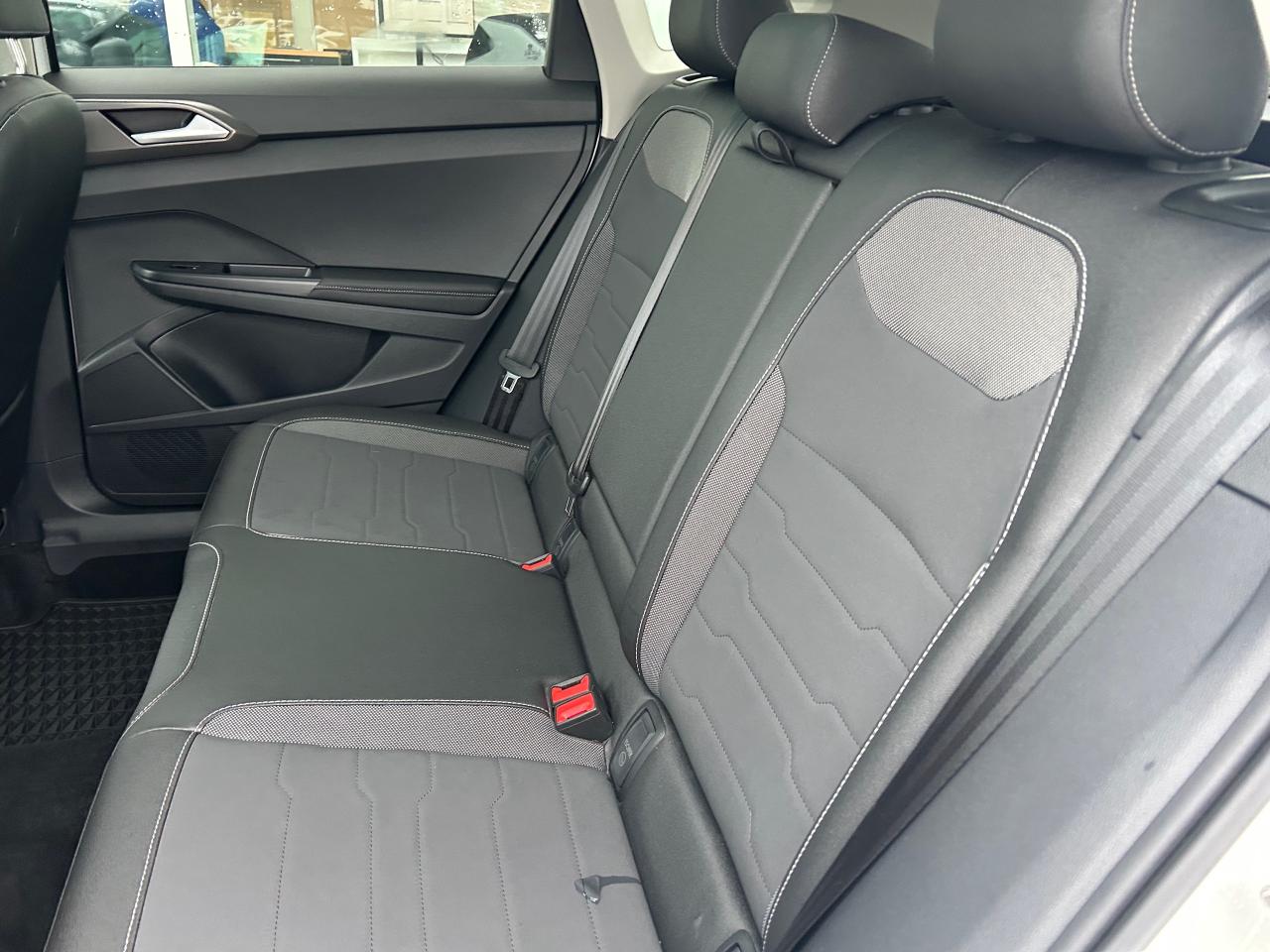 2025 Volkswagen Taos Comfortline Black Edition 4dr All-Wheel Drive 4MOTION Photo