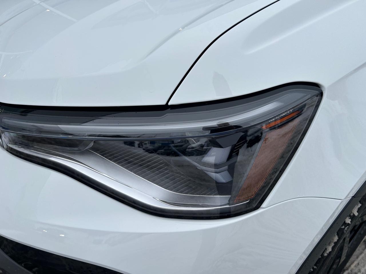 2025 Volkswagen Taos Comfortline Black Edition 4dr All-Wheel Drive 4MOTION Photo