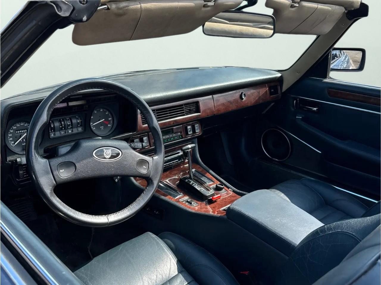 1989 Jaguar XJ  Photo