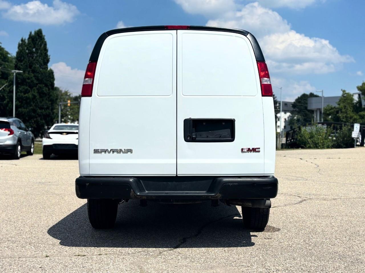 2020 GMC Savana 3500 Work Van Rear-Wheel Drive Extended Cargo Van Photo
