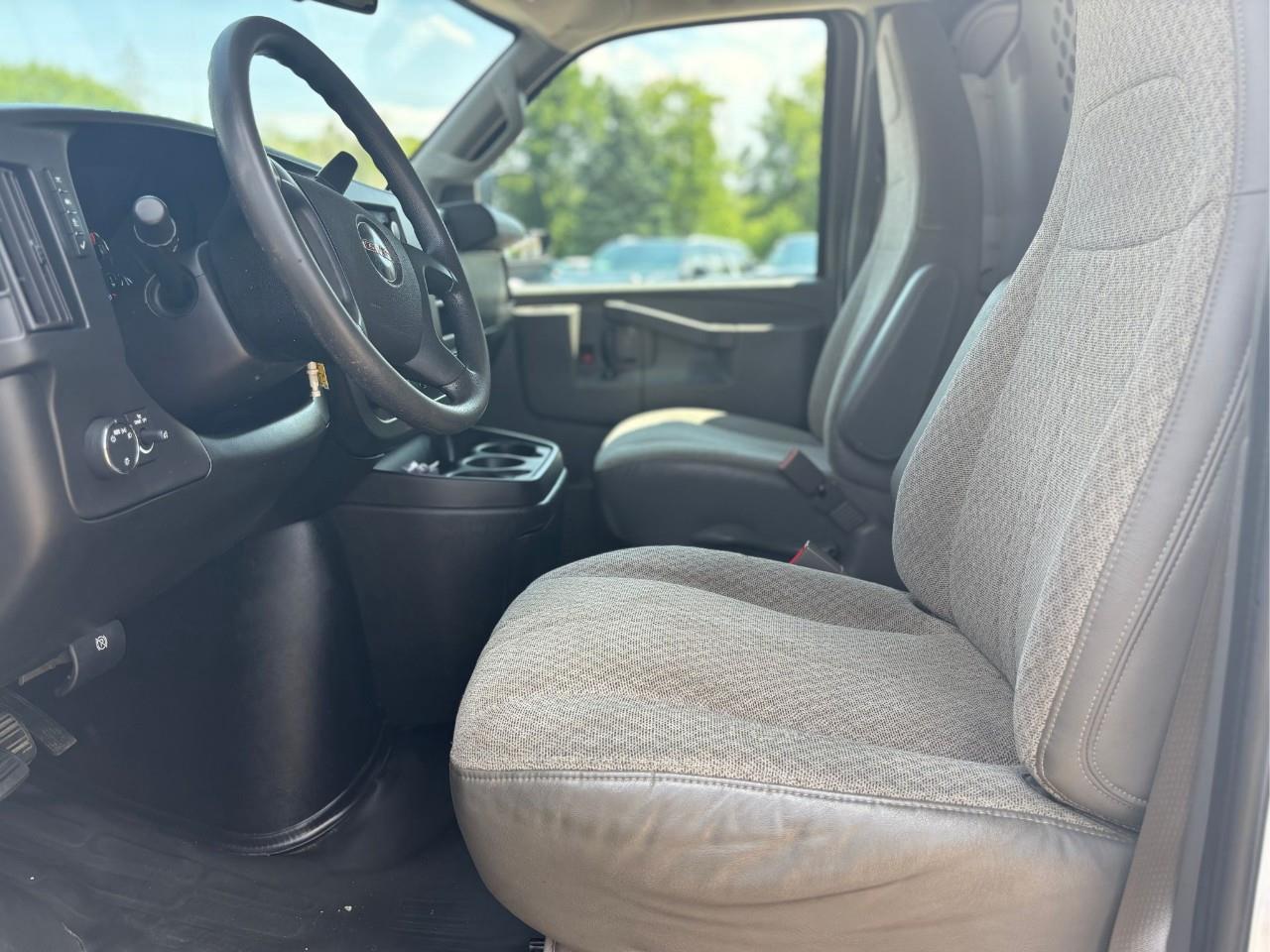 2020 GMC Savana 3500 Work Van Rear-Wheel Drive Extended Cargo Van Photo