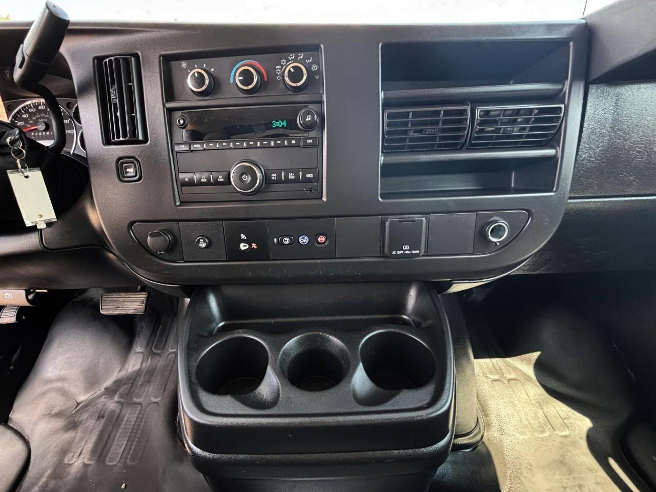 2020 GMC Savana 3500 Work Van Rear-Wheel Drive Extended Cargo Van Photo