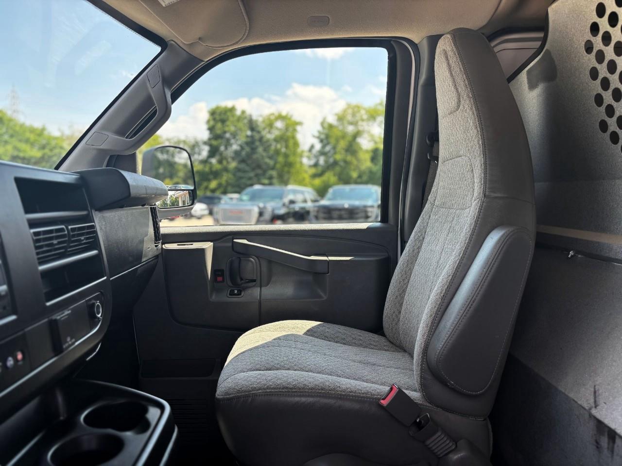 2020 GMC Savana 3500 Work Van Rear-Wheel Drive Extended Cargo Van Photo