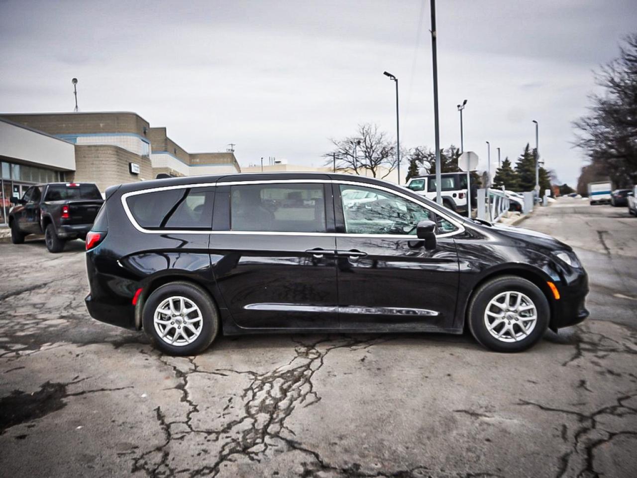 2024 Chrysler Grand Caravan  Photo