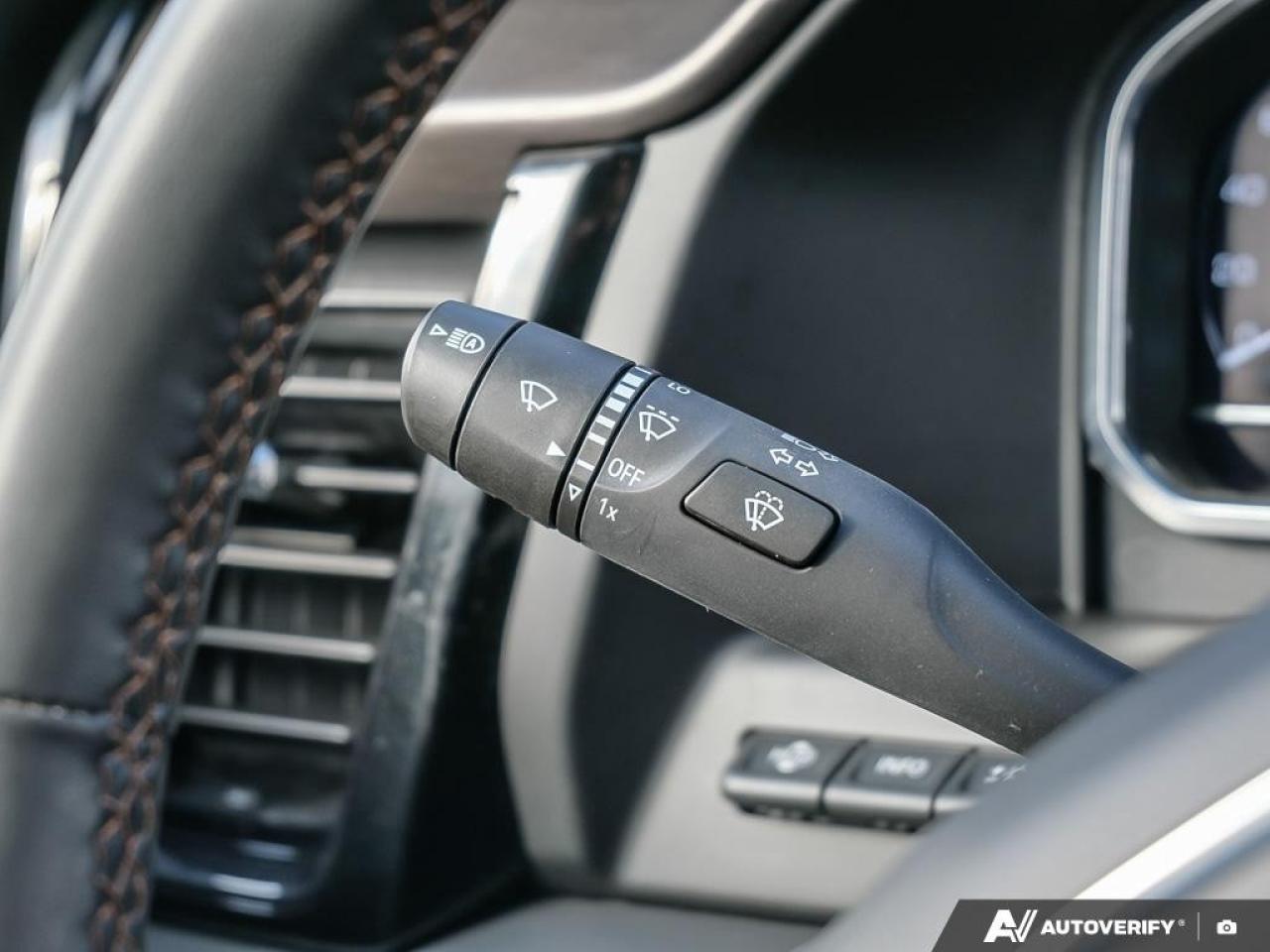 2025 GMC Sierra 1500 Crew Cab Standard Box 4-Wheel Drive AT4 Photo