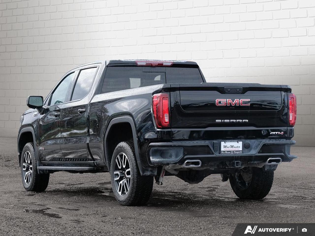 2025 GMC Sierra 1500 Crew Cab Standard Box 4-Wheel Drive AT4 Photo2