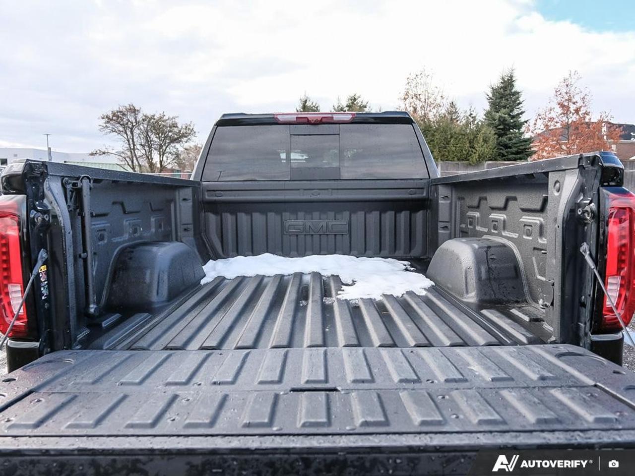 2025 GMC Sierra 1500 Crew Cab Standard Box 4-Wheel Drive AT4 Photo