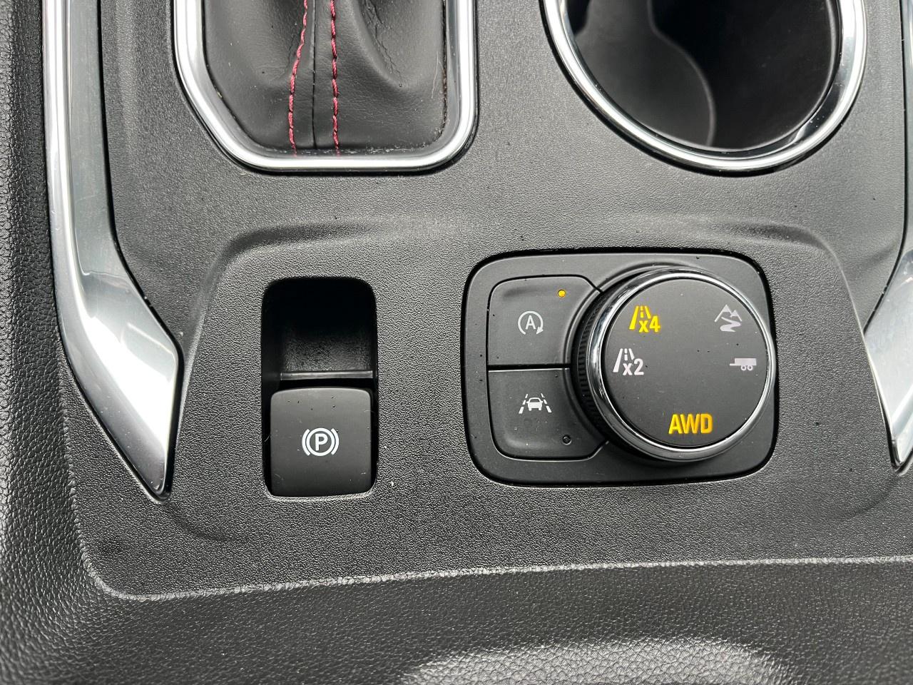 2023 Chevrolet Traverse AWD 4dr RS Photo