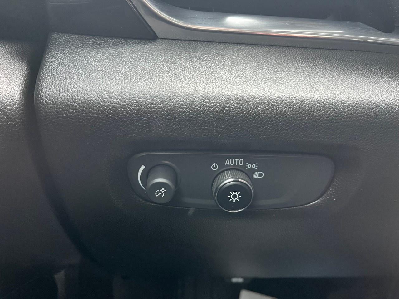 2023 Chevrolet Traverse AWD 4dr RS Photo