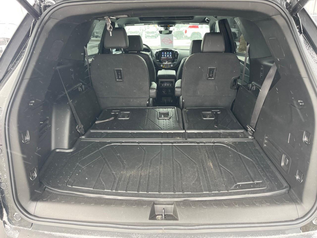 2023 Chevrolet Traverse AWD 4dr RS Photo