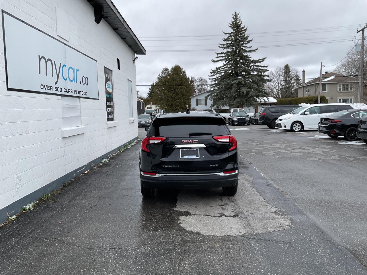 2022 GMC Terrain SLT All-wheel Drive Photo3