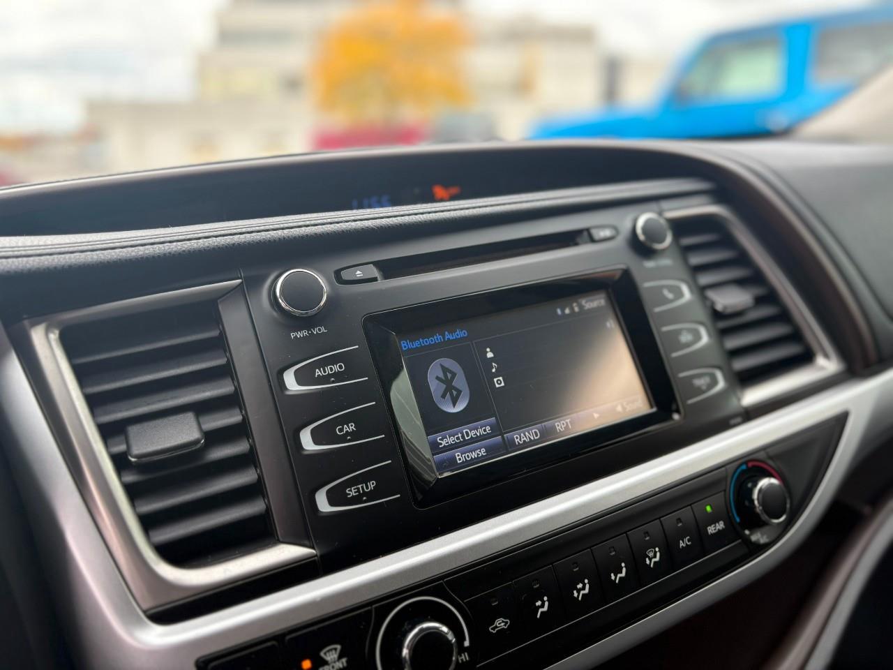 2017 Toyota Highlander LE 4dr All-wheel Drive Photo