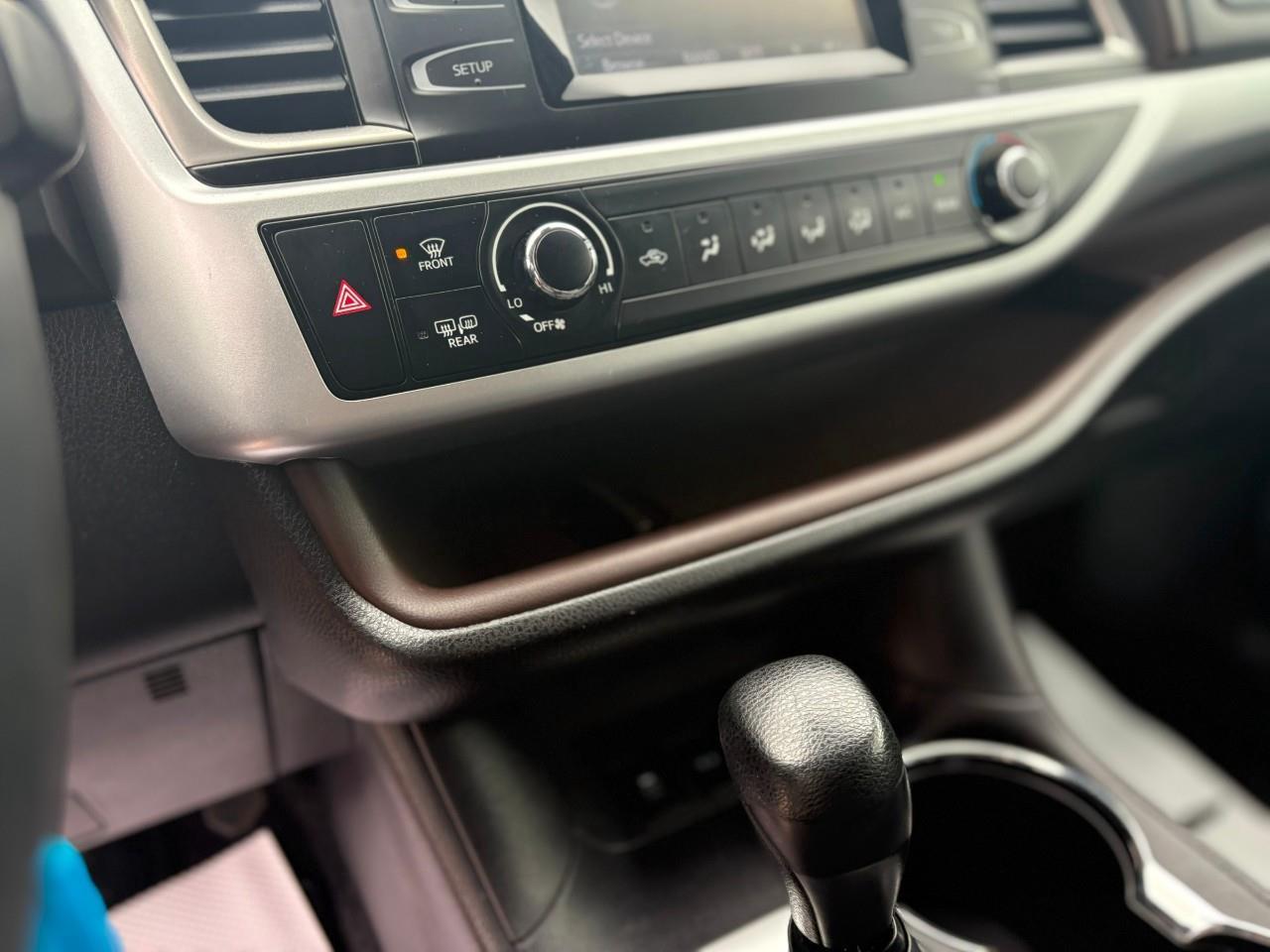 2017 Toyota Highlander LE 4dr All-wheel Drive Photo