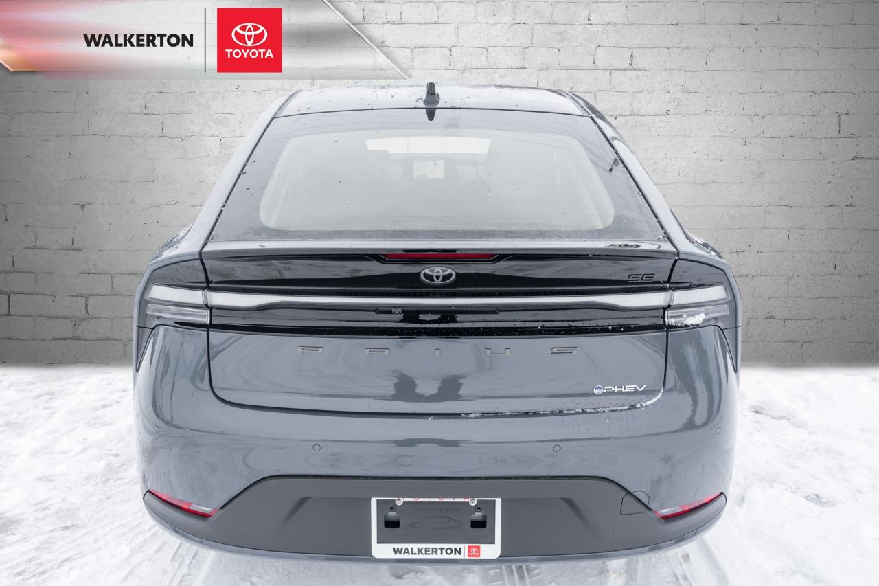 2026 Toyota Prius Plug-In Hybrid SE 5dr Hatchback Photo4