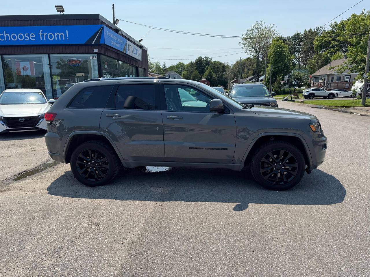 2021 Jeep Grand Cherokee Laredo 4dr 4x4 Photo