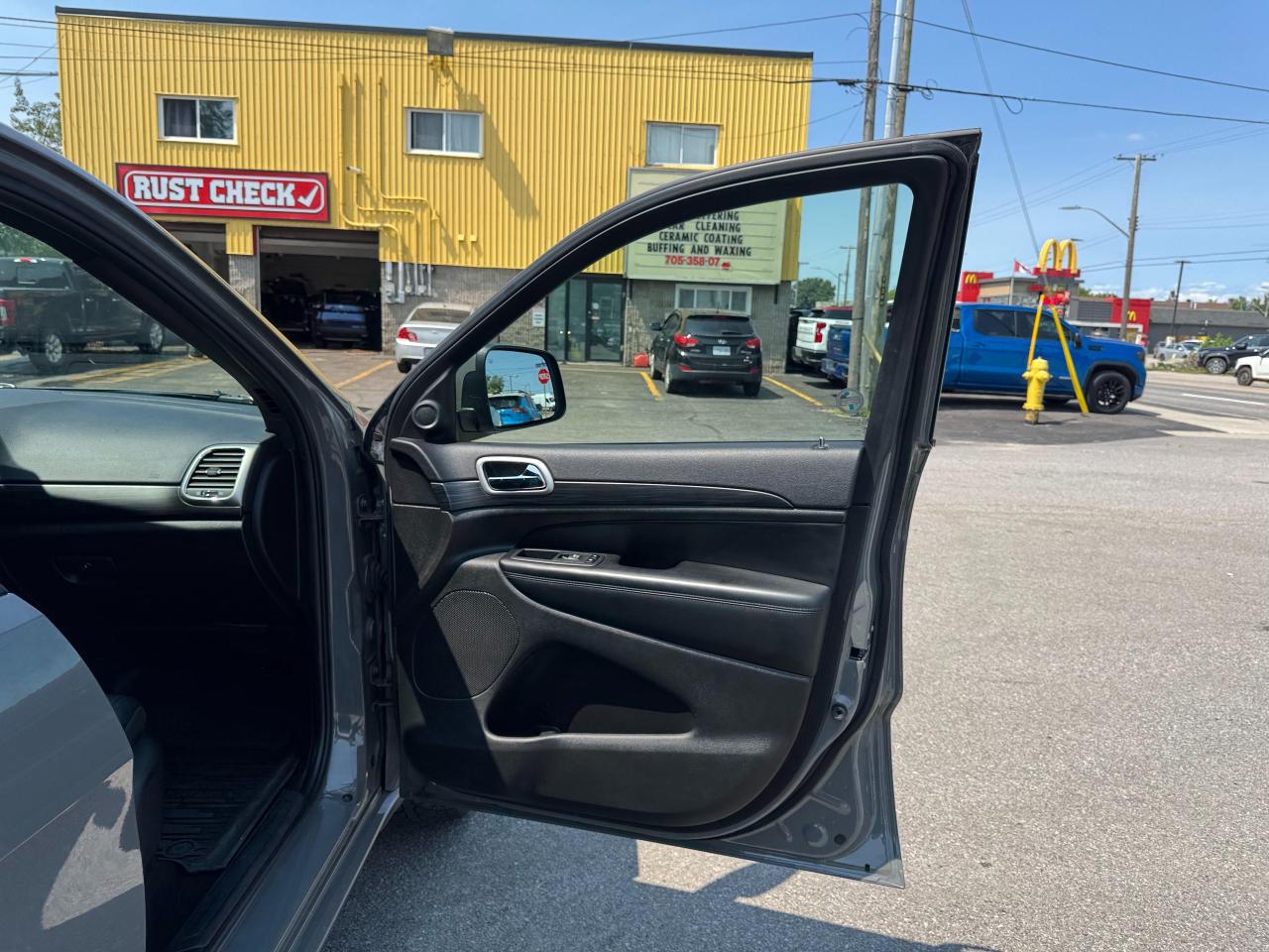 2021 Jeep Grand Cherokee Laredo 4dr 4x4 Photo