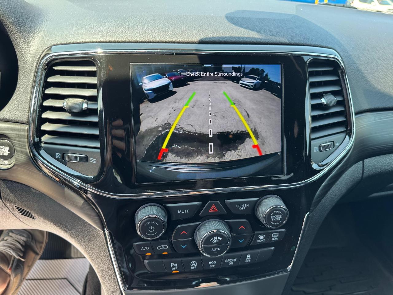 2021 Jeep Grand Cherokee Laredo 4dr 4x4 Photo