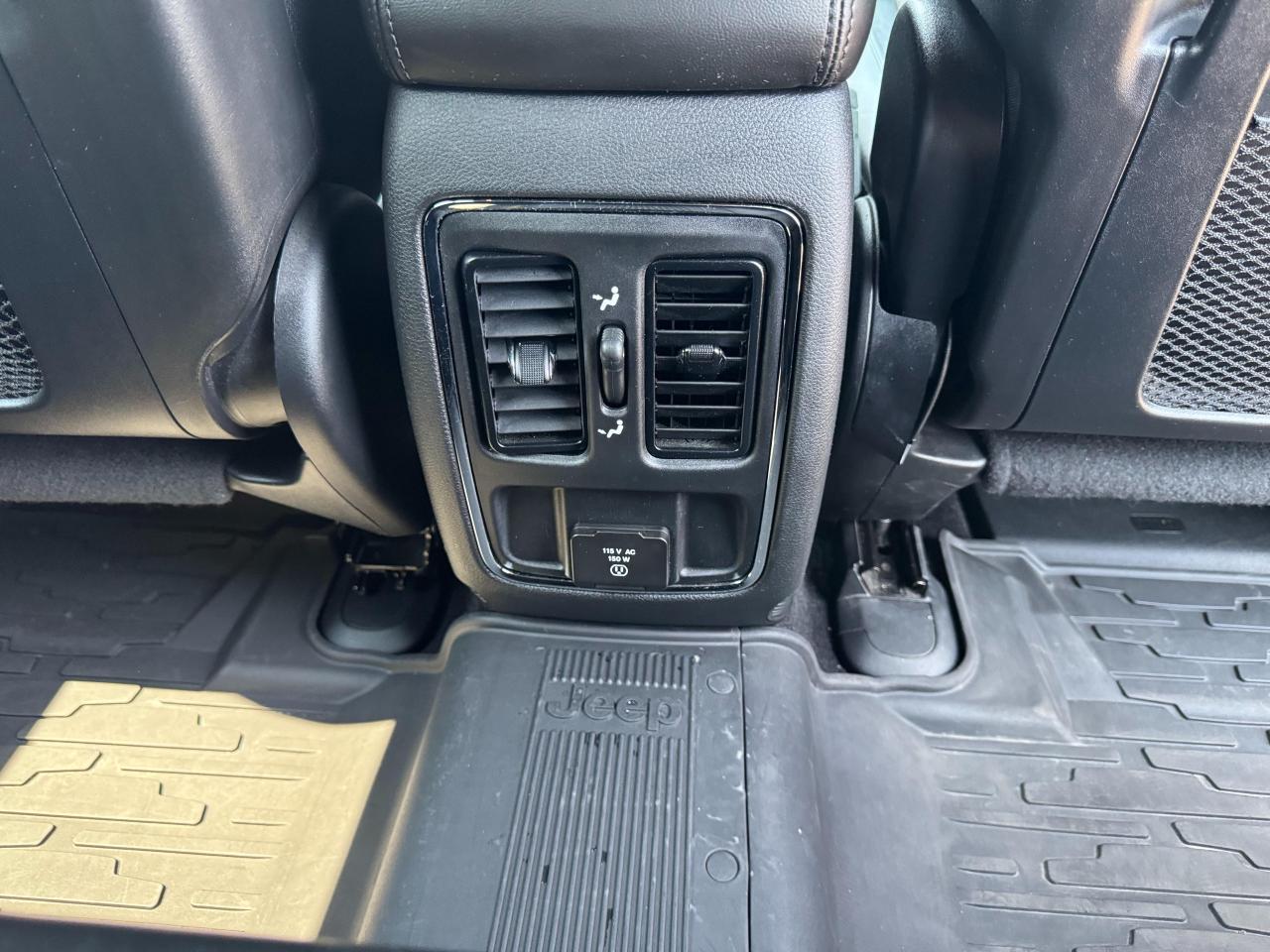 2021 Jeep Grand Cherokee Laredo 4dr 4x4 Photo