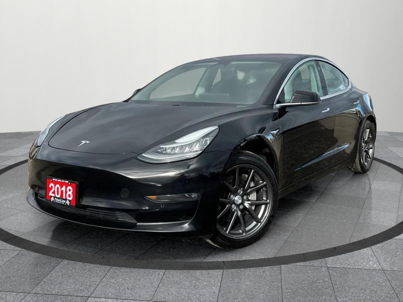 2018 Tesla Model 3  Photo0
