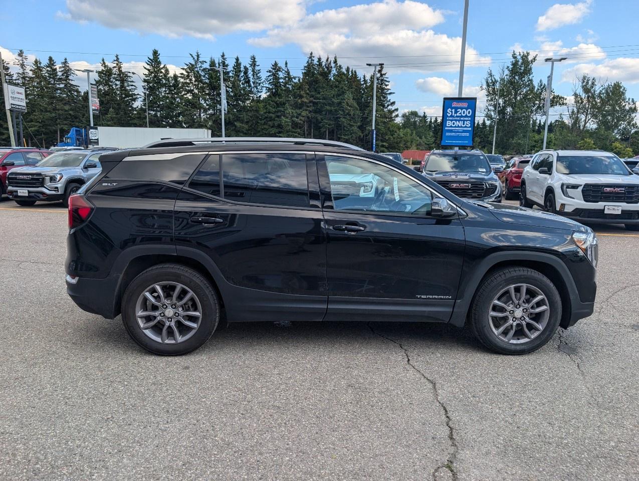 2022 GMC Terrain AWD SLT Photo