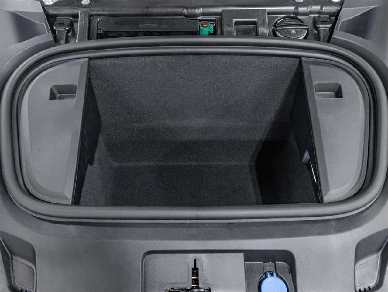 2025 Porsche Taycan  Photo