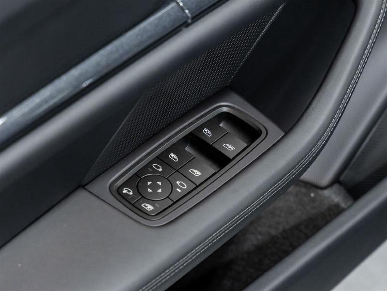 2025 Porsche Taycan  Photo