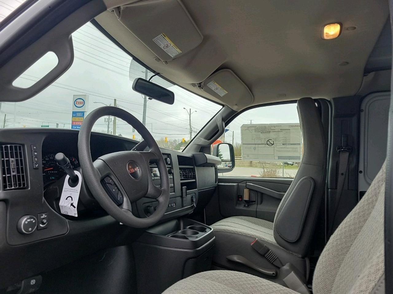 2025 GMC Savana 2500 Work Van Rear-Wheel Drive Extended Cargo Van Photo