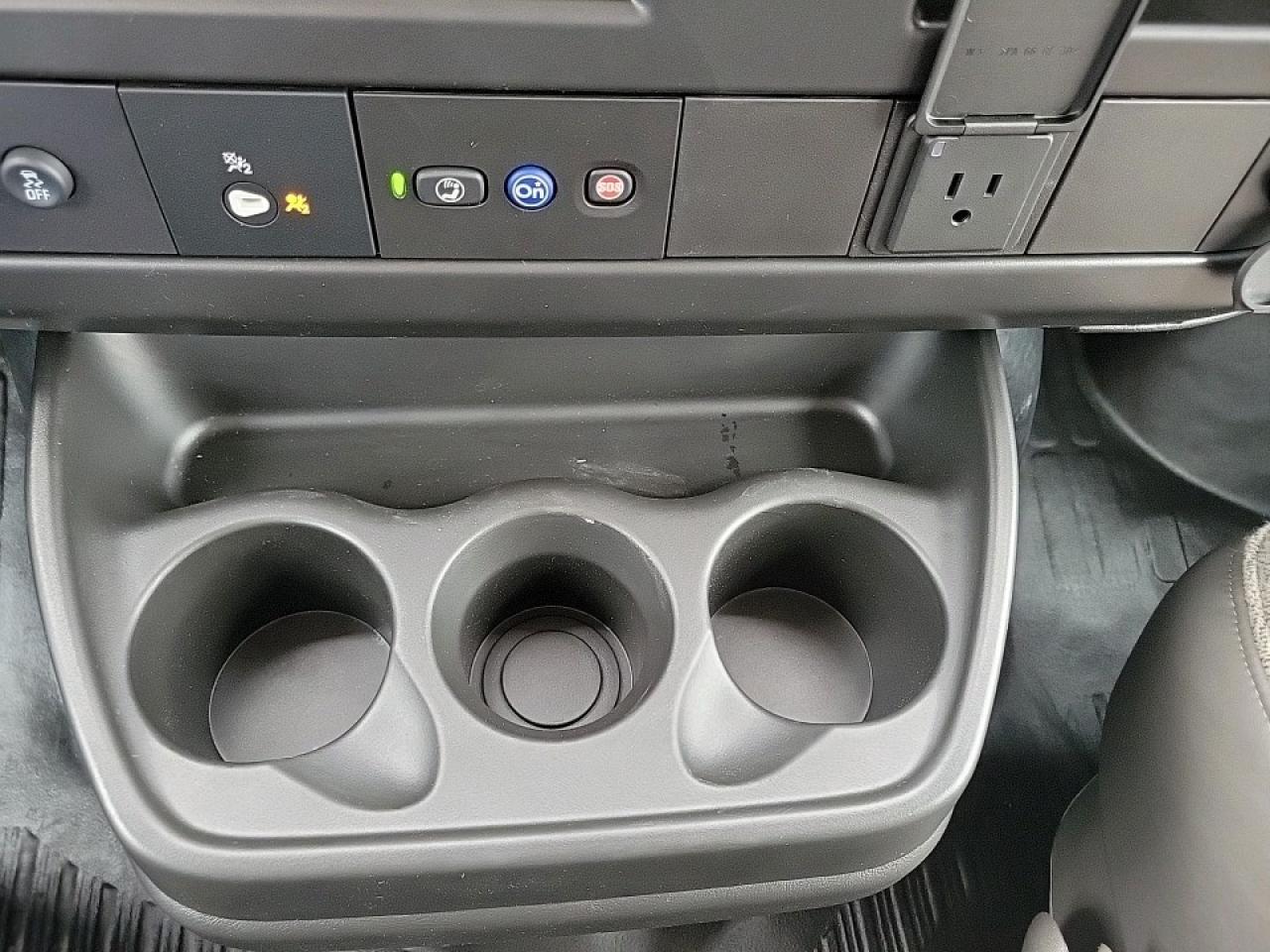 2025 GMC Savana 2500 Work Van Rear-Wheel Drive Extended Cargo Van Photo