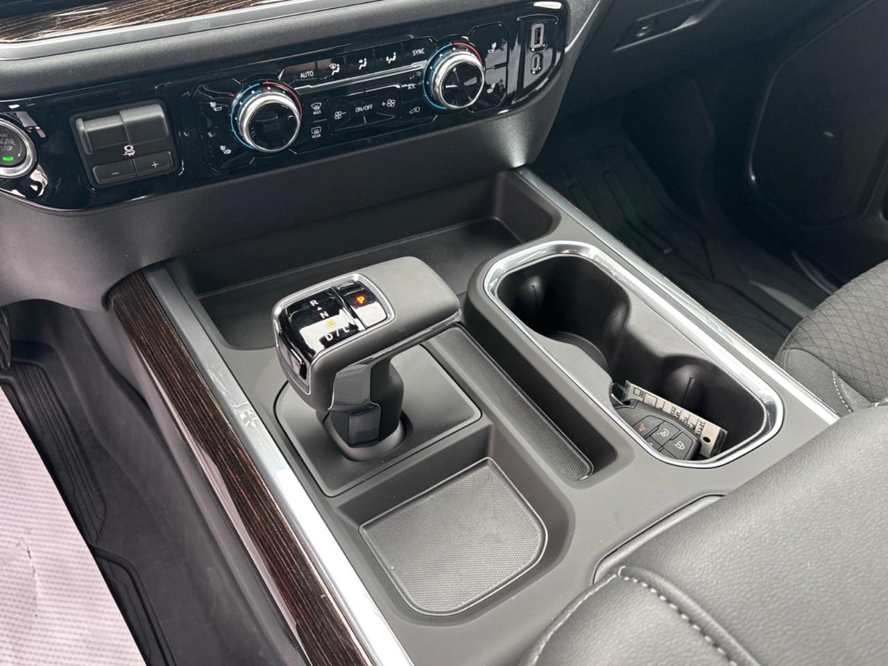 2026 GMC Sierra 1500 Crew Cab Standard Box 4-Wheel Drive Elevation Photo